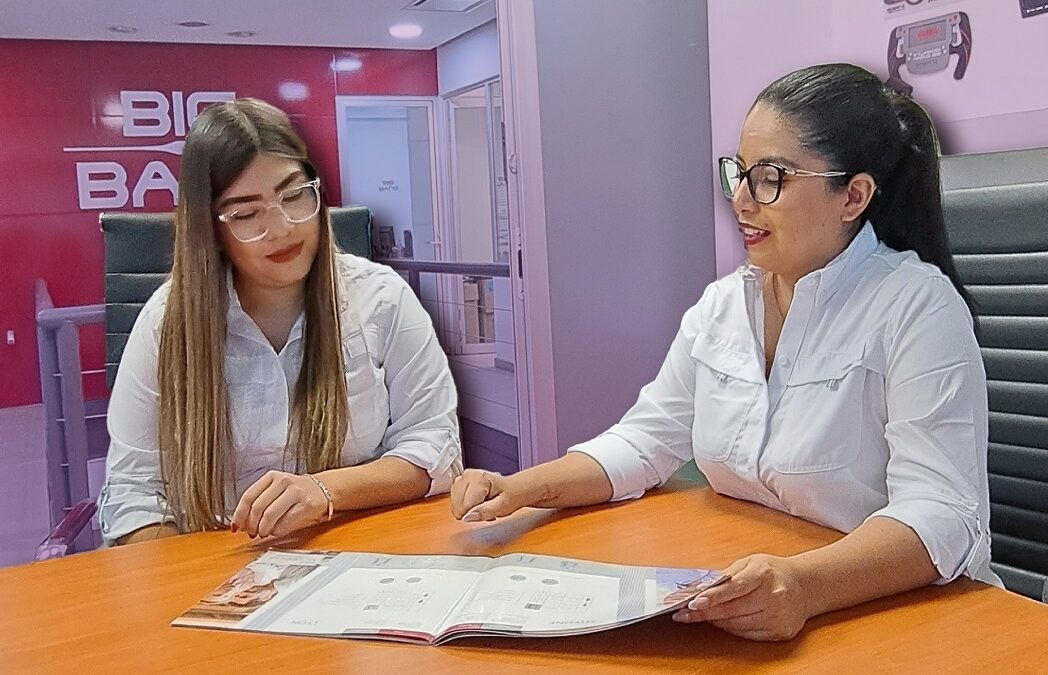 Distribuidor de blusas blancas en Guadalajara