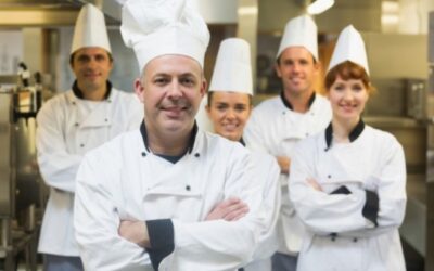 Cofia de chef: ¿por qué es un elemento clave en la higiene de la cocina?