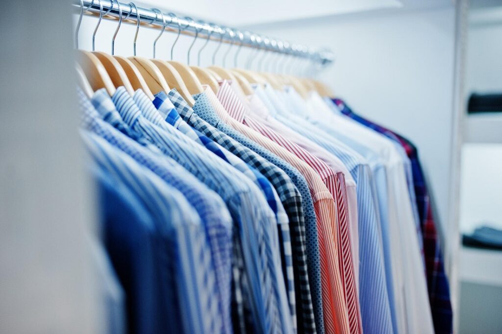 Errores comunes al seleccionar uniformes empresariales