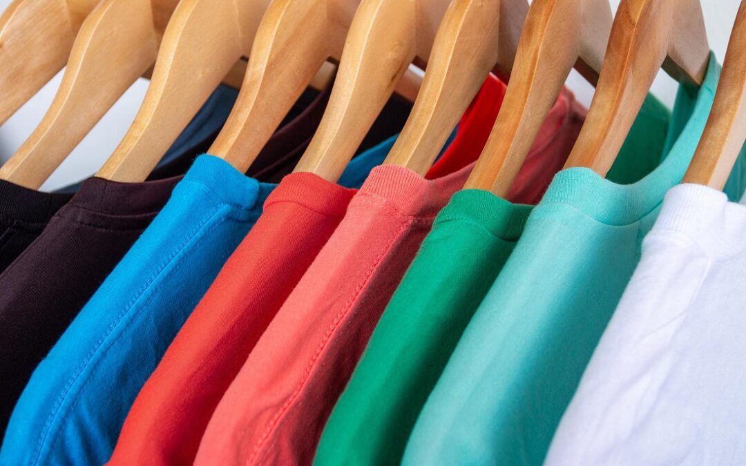 Errores comunes al elegir uniformes para tu empresa