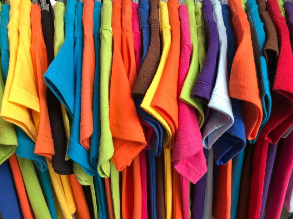 Playeras y pantalones corporativos: consejos para mejores rendimientos