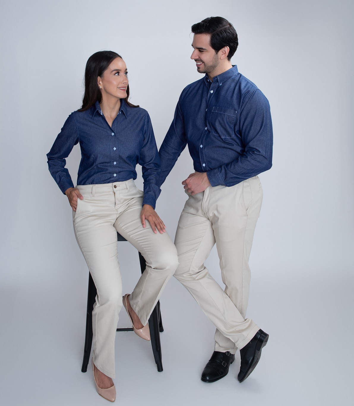 NIO de EKKO: La blusa y camisa de mezclilla sustentable para empresas