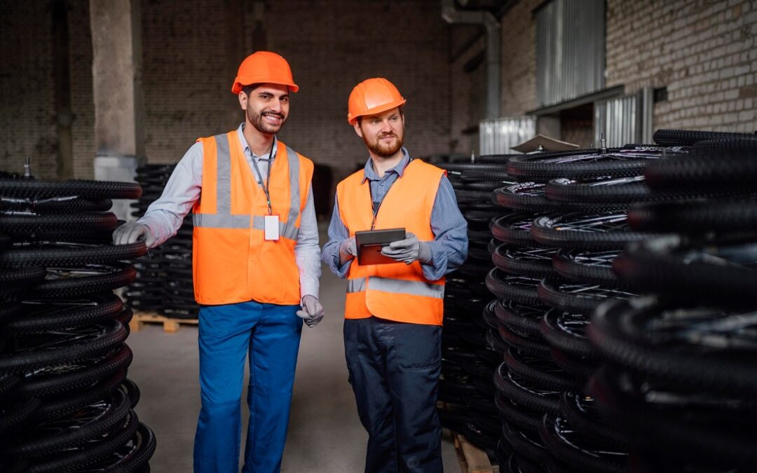 Uniformes para fábricas: resistencia, confort y durabilidad