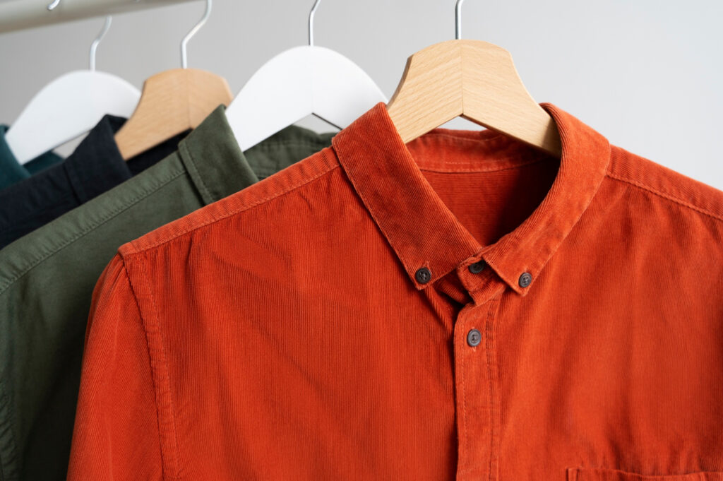 Camisas empresariales: Colores y tendencias que proyectan éxito en 2026