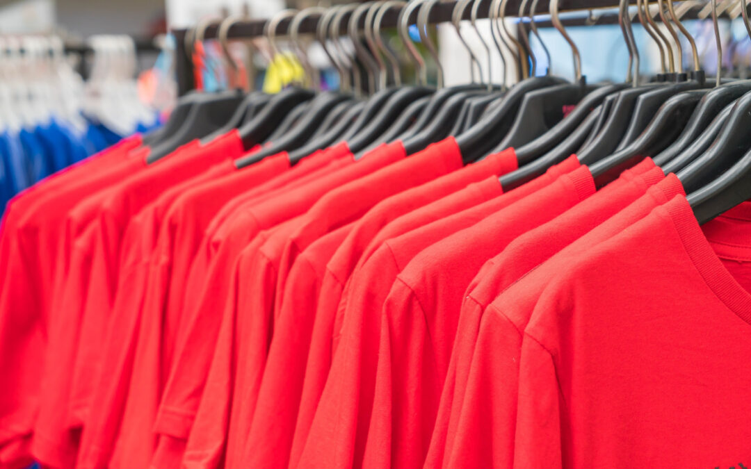 Diferencias entre blusas y camisas para uniformes